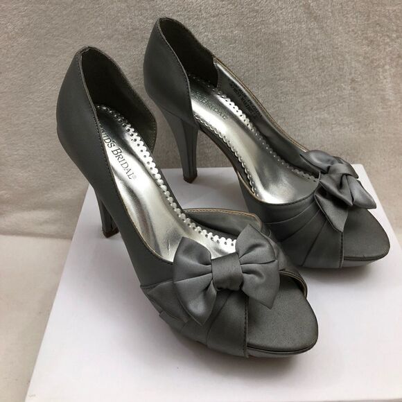 David’s Bridal grey bow heels bridesmaid 7.5M - Picture 1 of 8